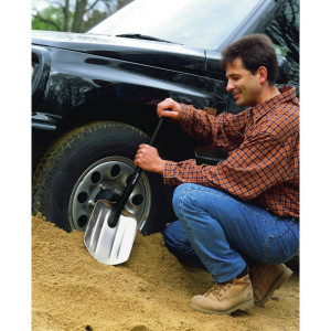 Cazma pentru masina si camping Fiskars