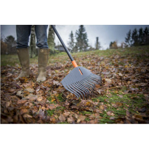 Grebla frunze fara coada Fiskars Solid M